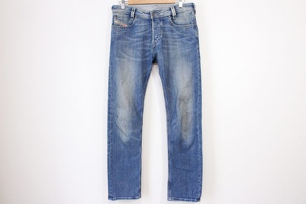 さわやかブルーで好印象にも繋がる！ディーゼルのメンズジーンズをお売りいただきました