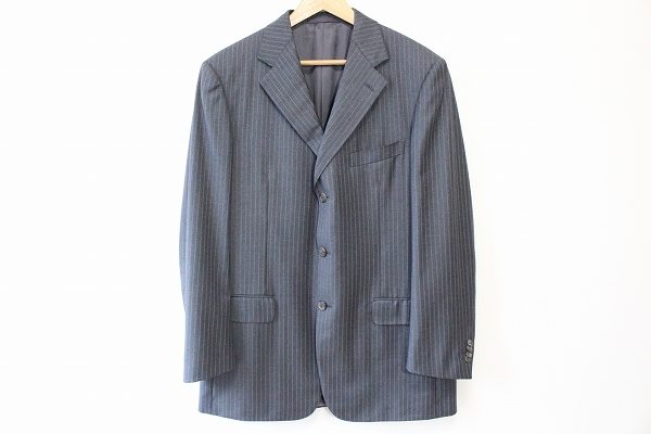 使いやすさばっちりのグレーで毎日のコーディネートを楽しく！エルメネジルドゼニアのメンズジャケットを買取しました