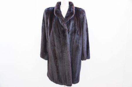 シックなこげ茶で高貴なレディになれる！サガミンクの毛皮コートをお売りいただきました