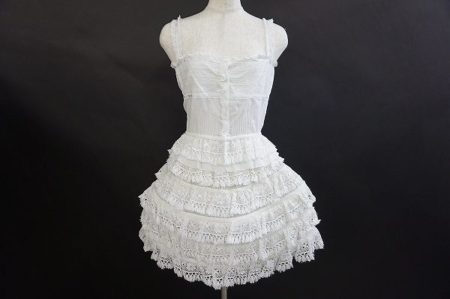 洋服リサイクルで洗練クローゼットにする！ドルチェ&ガッバーナのセットアップを買取いたしました