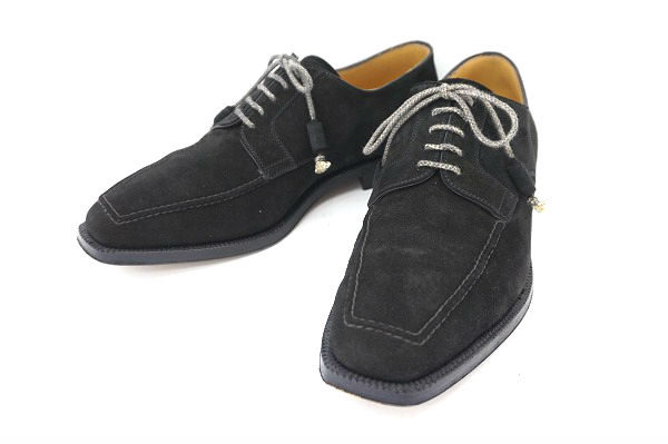落ち着いた大人の男性に仕上がる!ロエベのスエードシューズを買取しました