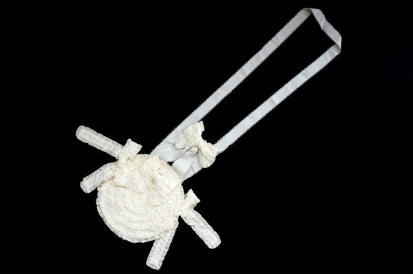 フリルの贅沢使いで可愛さをアップ!ピンクハウスのポシェットを買取しました