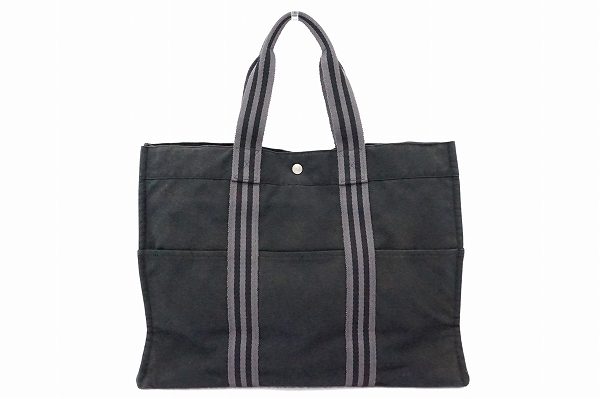 公園やアウトドアにも使いやすい!エルメスのトートバッグを買取しました