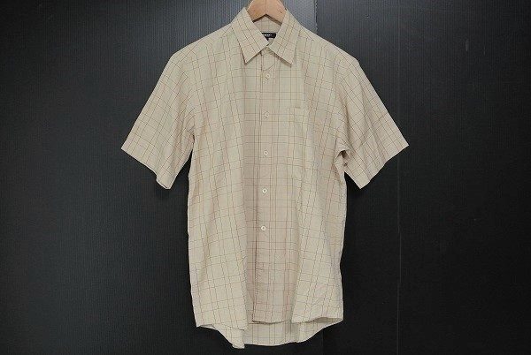 温かみあるベージュで親しみやすい印象に！バーバリーのメンズ半袖シャツを買取しました