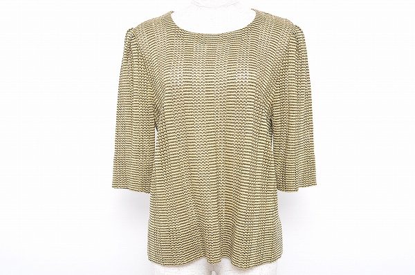 シンプルなカットソーは持っていて損はなし!斉藤都世子のカットソーを買取しました