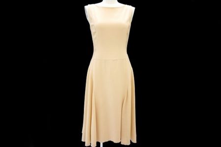 繊細な印象に決まる！フォクシーのノースリーブワンピースを買取しました