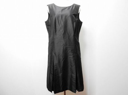 しっかり感を演出したい時に！バーバリー ワンピースを買取しました