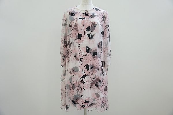 淡いお花柄が優しい印象に！エムズグレイシーのセットアップを買取しました