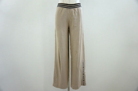 ウエストのボーダーがアクセントに！シャネルのパンツをお売りいただきました