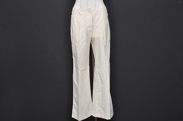 スタイリッシュさを与えられる！マックスマーラのパンツを買取しました