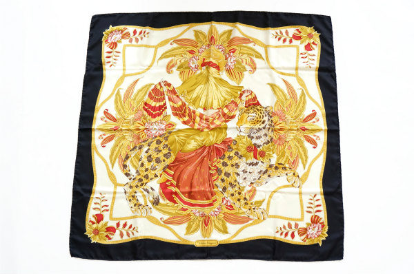 アートのような華やかさが魅力！サルヴァトーレ・フェラガモ スカーフを出張買取にて買取しました。