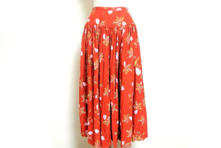 ジャケットからパーカーまで幅広く合わせられる！ピンクハウスのスカートを買取しました