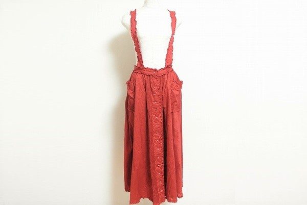 細かい部分までフリルにこだわられた1点!ピンクハウスのジャンパースカートを買取しました