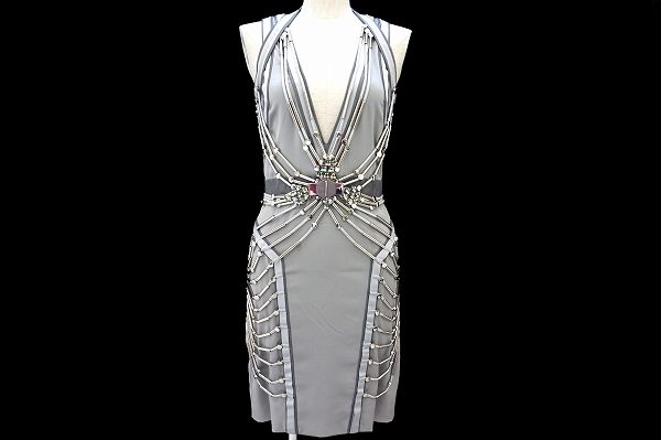 どこか目を惹く芸術感が溢れたデザインがポイント!グッチのワンピースを買取しました