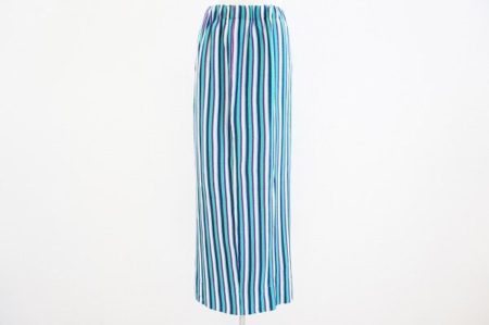 引き込まれそうな綺麗なボーダーに魅了！斉藤都世子のロングスカートを買取しました