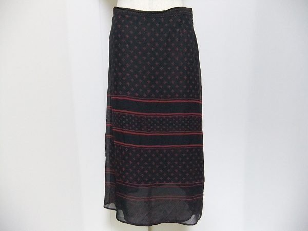 上質シルクで高級感アップ！マックスマーラのスカートを買取しました