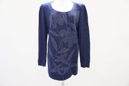 シックな雰囲気を作れる！斉藤都世子のカットソーをお売りいただきました