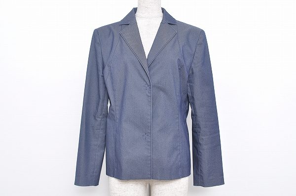 安定のカラーネイビーで様々なシーンでのご活用を！ハナエモリのジャケットを買取しました