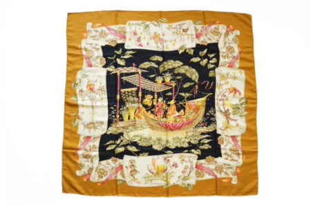 独特の世界観に引き込まれる！サルヴァトーレ・フェラガモ スカーフを買取しました