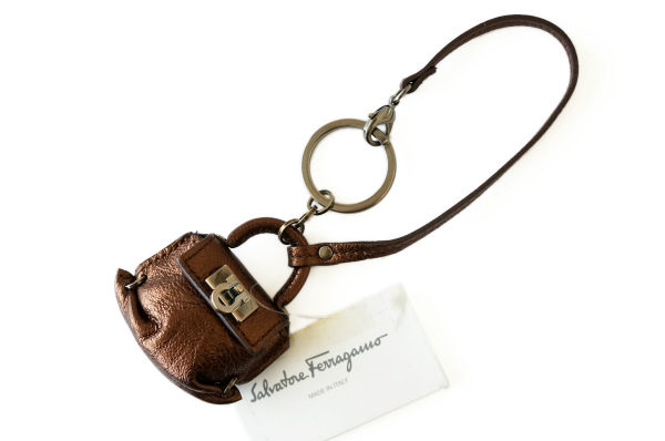 ミニチュア感が可愛い！サルヴァトーレ・フェラガモ チャームを買取しました