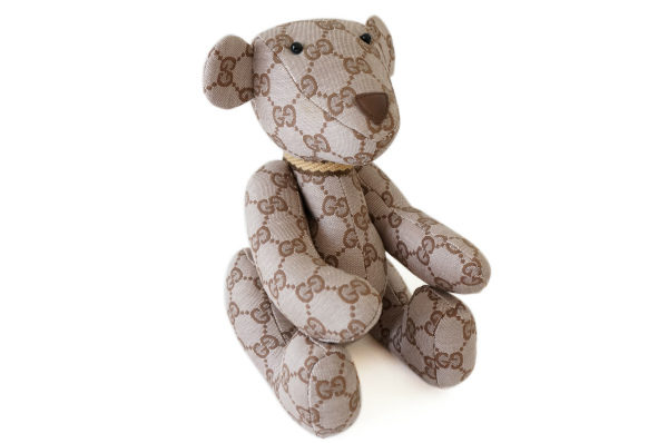 お部屋を可愛く上品にしてくれます!グッチのテディベアを買取しました