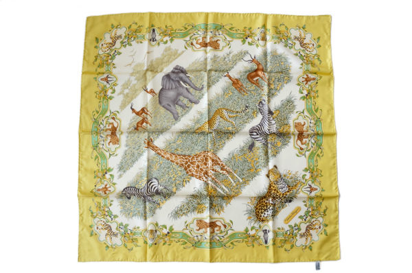 豪華なアニマル柄でエレガントに！サルヴァトーレ・フェラガモ スカーフを買取しました