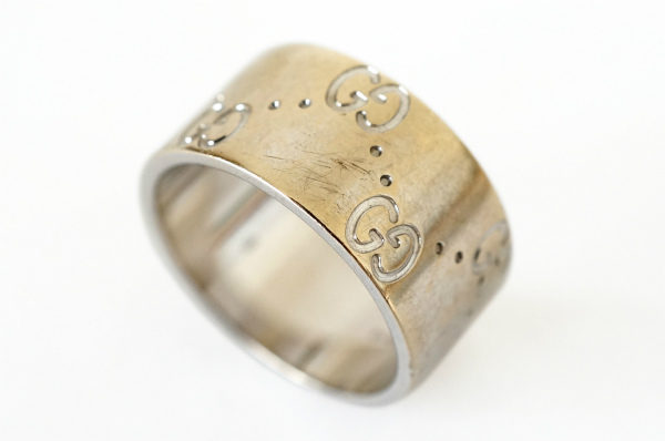 太めのリングで指元をおしゃれに！グッチのリングを買取しました