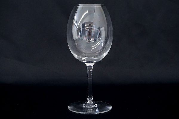 何を注ぐか考えるのも楽しくなる!バカラのワイングラスを買取しました