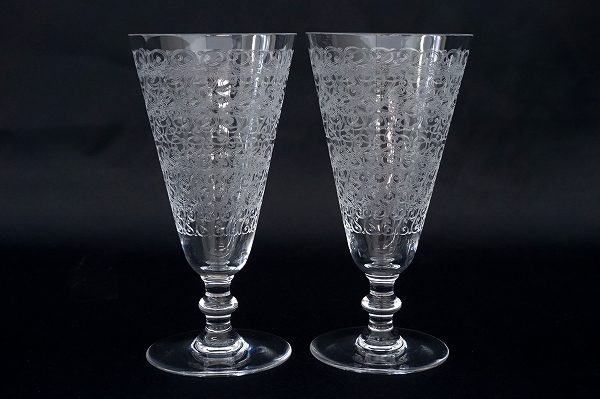 雪の結晶を思わせるはかなさが素敵!バカラのグラスを買取しました