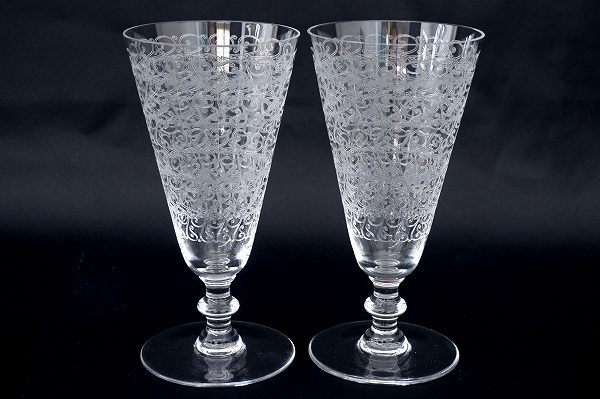 何を入れるかはあなたのセンスでOK！バカラのペアグラスを買取しました