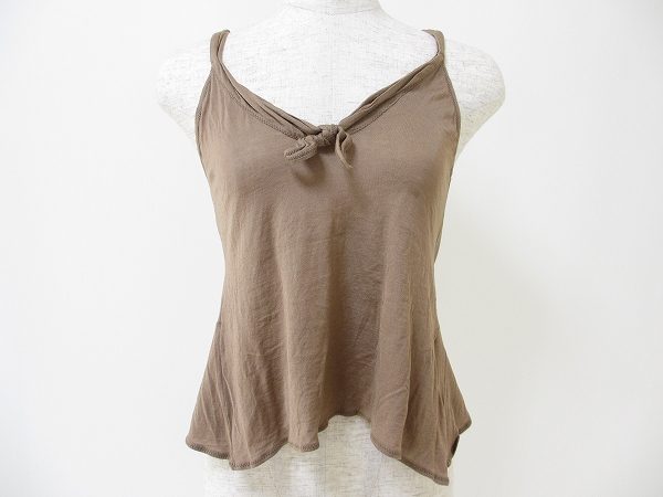 シンプルなのにどこか存在感のあるデザイン!グッチのノースリーブカットソーを買取しました