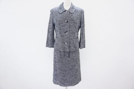 お仕事やフォーマル時にオススメ！エムズグレイシーのスーツを買取しました