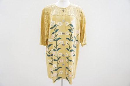 華やか過ぎない辛子色がポイント！斉藤都世子のカーディガンを買取しました