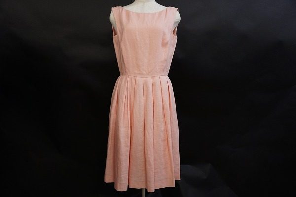 シンプルなのに高級感がある1着！フォクシーのノースリーブワンピースをお売りいただきました