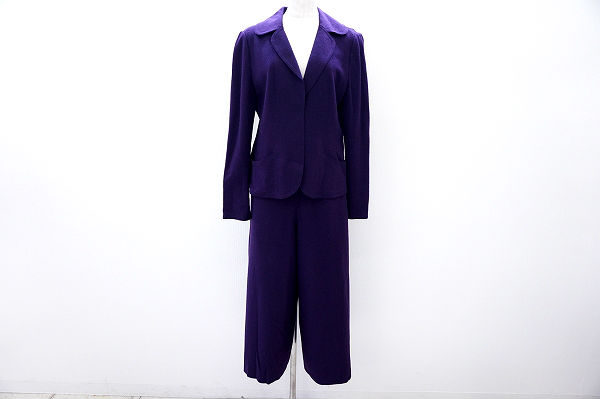 鮮やかな紫で高貴な印象を与えられます！ハナエモリ パンツスーツを買取しました