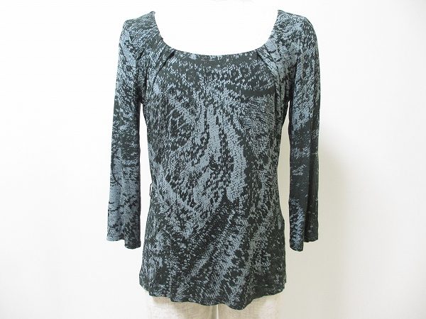 吸い込まれるような絵柄でアクセントを！マックスマーラのカットソーを買取しました