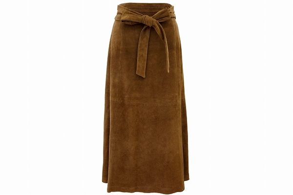 スエード生地で品格が漂います！マックスマーラのスカートを買取しました