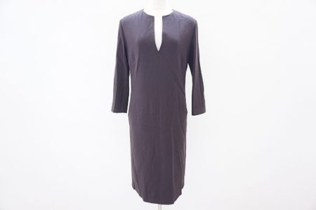 胸元の絶妙なVがポイント！ベルベストのワンピースをお売りいただきました