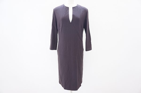 胸元の絶妙なVがポイント！ベルベストのワンピースをお売りいただきました