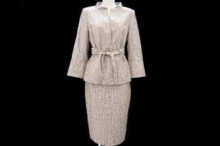 1セットあるとコーディネートが楽になる！ミラショーンのスカートスーツを買取しました