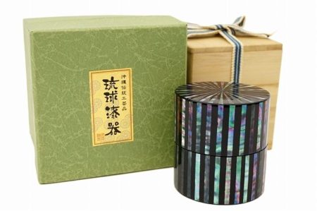 伝統工芸品を手にして和を身近に感じませんか？琉球漆器の茶器を買取しました