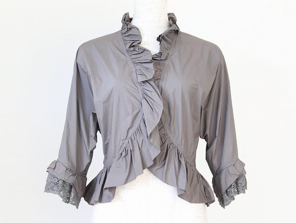 落ち着いた印象かつ華やかさもプラスしてくれる！フルッティフルッタ ブラウスを買取しました