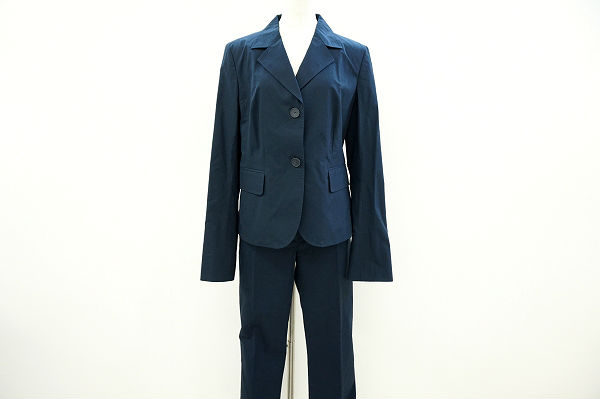 深みのある印象に決まる！チャールズ・ノーランのパンツスーツを買取しました