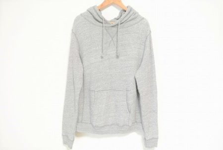 部屋着にもお出かけ着にもなる！バーナーのパーカーを買取しました