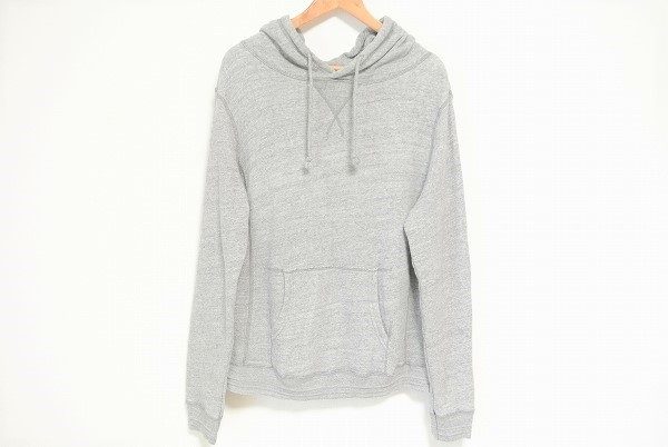 部屋着にもお出かけ着にもなる！バーナーのパーカーを買取しました