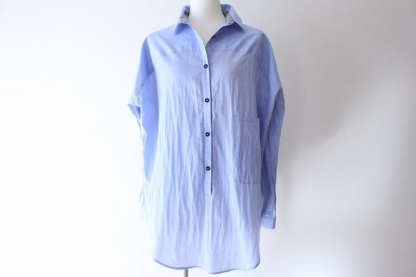 凛としてスッキリした雰囲気に仕上がります！クリツィアのシャツブラウスをお売りいただきました