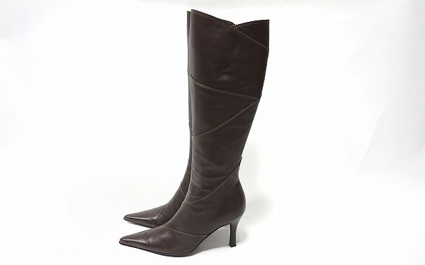 ミニスカートやデニムの上からも！メダのロングブーツをお売りいただきました