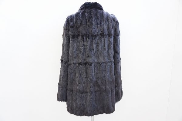 高貴なイメージにチャレンジしたい方は必見！アルティマの毛皮コートを買取しました