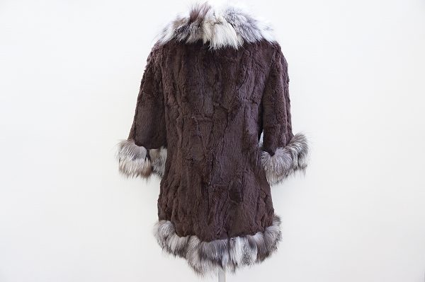 ラビット・フォックスの毛皮コートでゴージャスに！ゾーイ 毛皮コートをお売りいただきました