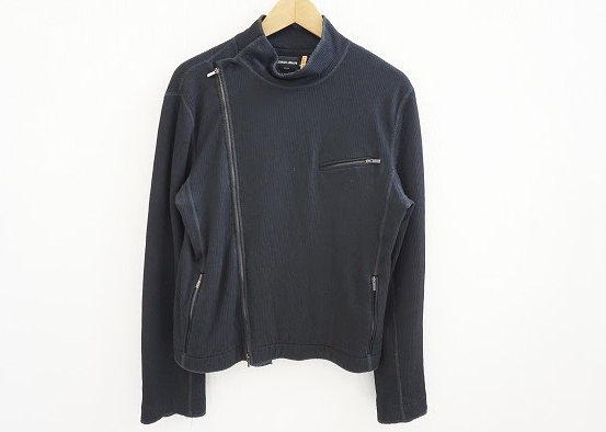 ブラックのスタンドネックブルゾン！ジョルジオアルマーニ